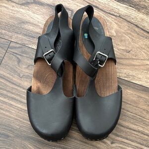 Black Women's Slingback Sandals with Buckle